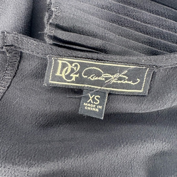 BD2 By Diane Gilman Black Ruffled Flutter Sleeve Blouse/Poncho Size XS.  #232 - Picture 10 of 14